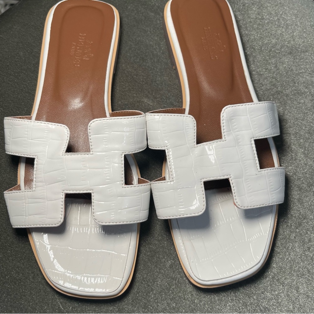 Hermes White Croc-Embossed Sandals - Picture 6 of 6
